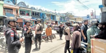 Pelaksanaan Pengisian Pos Pengamanan Ops Ketupat Cartenz 2026 di Jalan Irian Berjalan Aman dan Kondusif