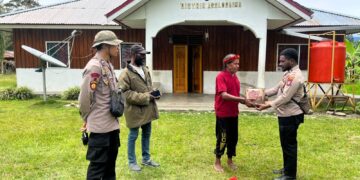 Sambangi Tokoh Adat, Polsek Asologaima Perkuat Sinergi Jaga Kamtibmas