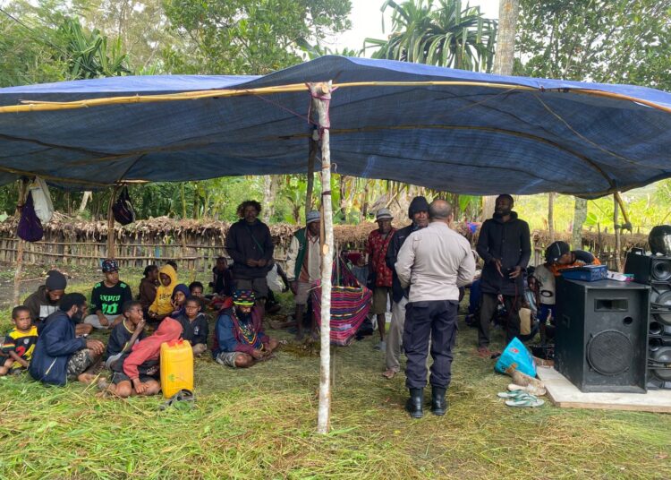 Polsek Kurulu Sambang dan Himbauan Kamtibmas di Distrik Libarek