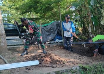 Babinsa Rap Rap Bersama Warga Kejar Target Bangun Jembatan Perintis Garuda