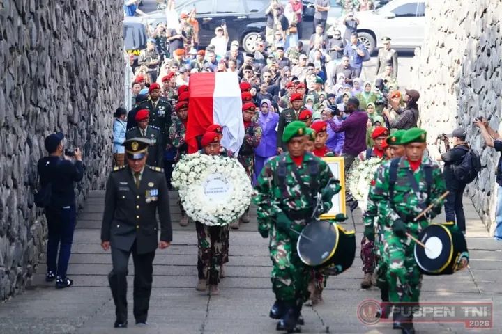 Bentuk Penghormatan Negara, Panglima TNI Pimpin Upacara Pemakaman Militer