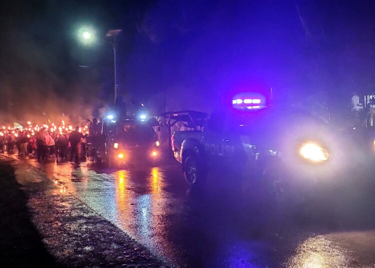 Polres Jayawijaya Bersama Jajaran Amankan Pawai Obor Paskah di Wamena