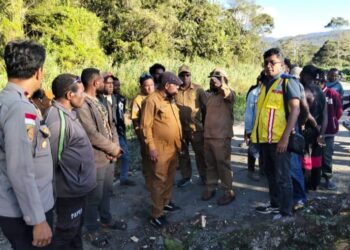 Perbaikan Badan Jalan Yang Terputus Akibat Banjir Dan Normalisasi Kali Tagi di Trans Wamena-Tolikara