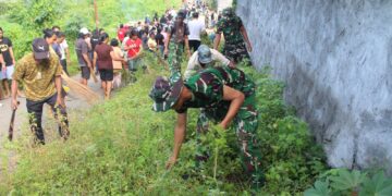 Karya Bakti Pembersihan Lokasi Pembangunan Jembatan Garuda, Wujud Sinergi TNI dan Masyarakat di Girian Indah