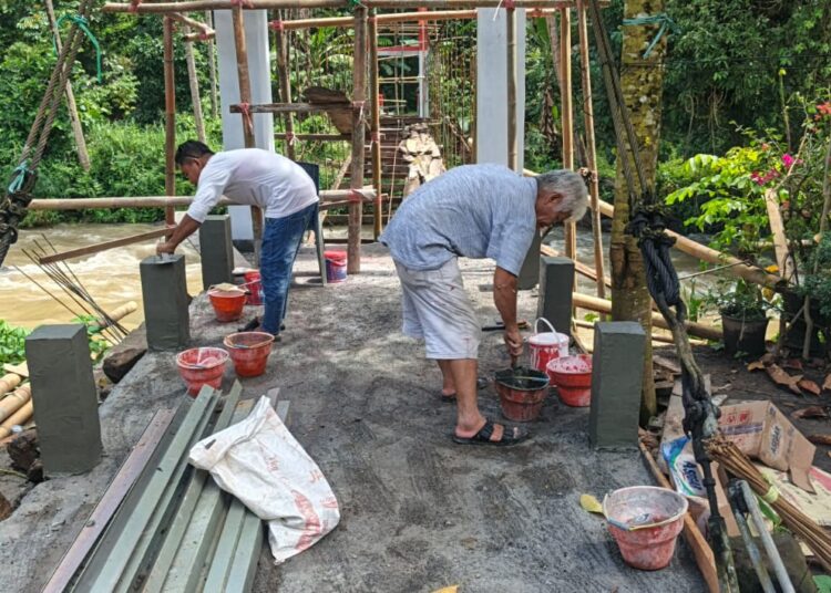 Tunjukan Semangat Nasionalisme dan Kebersamaan, Sentuhan Merah Putih Warnai Jembatan Perintis Garuda di Desa Sawangan