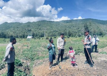 Polsek Bolakme Laksanakan Pembersihan Lahan Program Ketahanan Pangan
