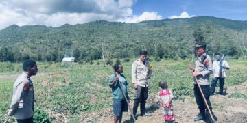 Polsek Bolakme Laksanakan Pembersihan Lahan Program Ketahanan Pangan