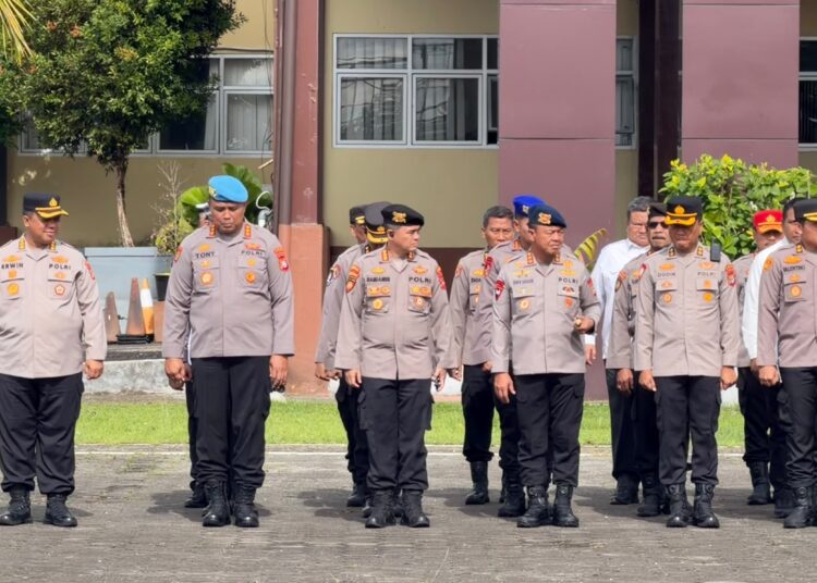 Kapolda Papua Barat Pimpin Apel Pengecekan dan Tactical Floor Game Persiapan Menyambut Pesparawi Nasional XIV Tahun 2026