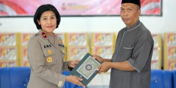 Penyerahan Bantuan Sosial Dalam Rangka Hari Bhayangkara Ke-80 di Pesantren Hidayatullah Anday