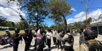 Patroli Gabungan Polres Jayawijaya dan Brimob Jaga Kamtibmas Kota Wamena Tetap Kondusif