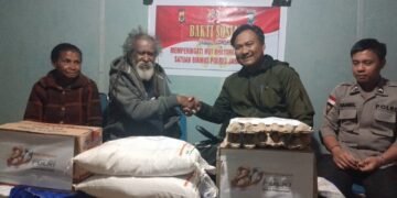 Sat Tahti Polres Jayawijaya Laksanakan Anjangsana Kepada Purnawirawan dan Warakawuri Dalam Rangka Hari Bhayangkara ke-80