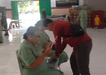 Deteksi Gangguan Penglihatan Sejak Dini, Prajurit dan Persit Kodim 1310/Bitung Lakukan Pemeriksaan Mata Gratis
