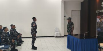 Dukung Sistem Pertahanan Negara Yang Kuat, Personel Babinsa Kodim 1310/Bitung Bekali Prajurit Sathantai Kodaeral VIII Dengan Materi Pembinaan Teritorial (Binter)