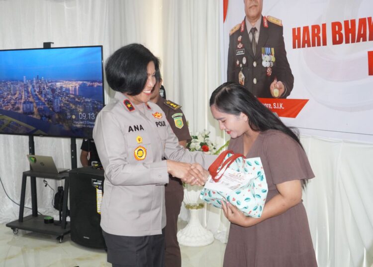 Puncak Bakti Kesehatan Hari Bhayangkara Ke-80, Polda Papua Barat Perkuat Pelayanan Kesehatan dan Kepedulian Sosial Kepada Masyarakat