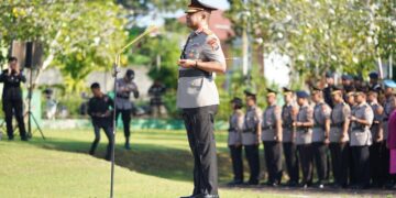 Polda Papua Barat Gelar Ziarah Rombongan dan Upacara Tabur Bunga di Laut dalam Rangka Menyambut Hari Bhayangkara ke-80