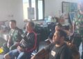 Nobar Personel Kodim 1310/Bitung Bersama Masyarakat Ciptakan Suasana Akrab