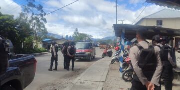 Waka Polres Jayawijaya Pimpin Patroli dan Berikan Himbauan Kamtibmas di Kota Wamena