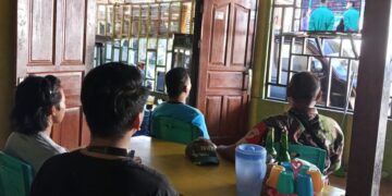 Kekompakan dan Kebersamaan Terlihat Saat TNI dan Warga Nonton Bareng Piala Dunia 2026