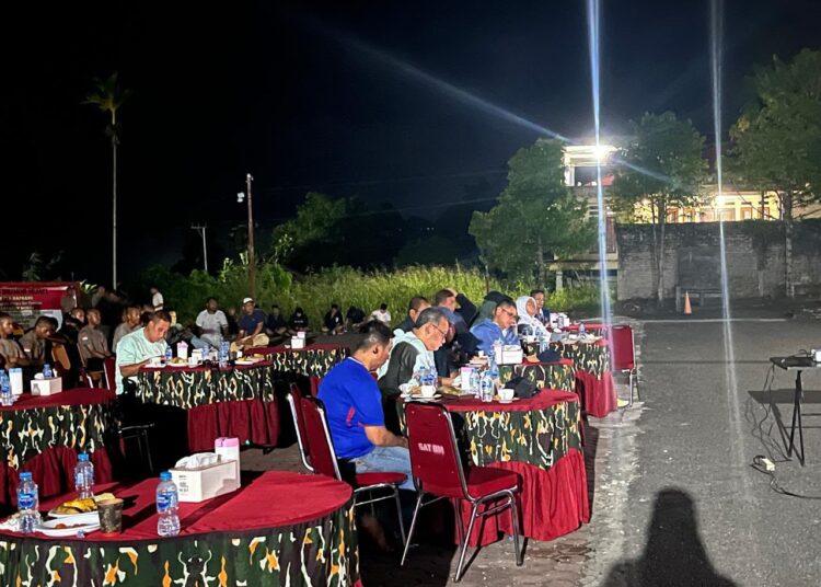 Kapolda Papua Barat Pimpin Nonton Bareng Semifinal Piala Dunia FIFA 2026 Bersama PJU dan Personel Satbrimob Polda Papua Barat
