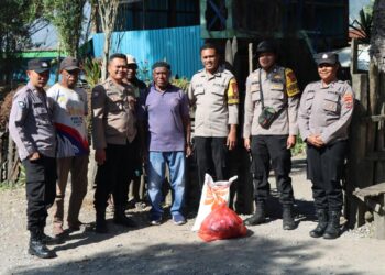 Sat Binmas Polres Jayawijaya Pererat Kemitraan dengan Masyarakat Melalui Himbauan Kamtibmas dan Penyerahan Bantuan Pendukung