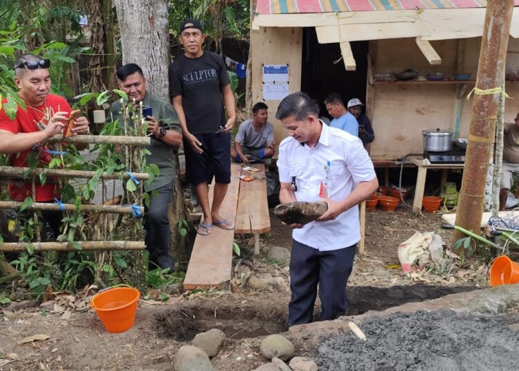 Dorong Terwujudnya Infrastruktur Desa, Danramil 1310-03/Likupang Bersama Forkopimcam Gelar Prosesi Peletakan Batu Pertama Pembangunan Jembatan Perintis Garuda di Desa Kokoleh Satu