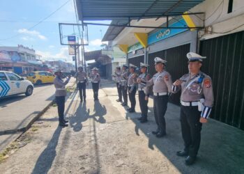 Satlantas Polres Jayawijaya Hadir Menemani Aktivitas Pagi Masyarakat, Wujudkan Lalu Lintas Yang Aman dan Tertib