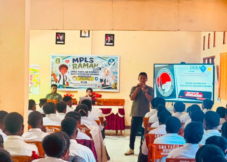 Satresnarkoba Polres Jayawijaya Ajak Pelajar SMK YAPIS Kesehatan Wamena Bentengi Diri dari Bahaya Narkoba