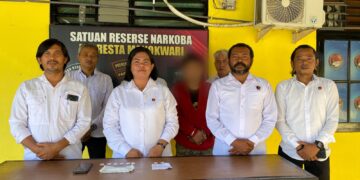 Tim Opsnal Sat Resnarkoba Polresta Manokwari Berhasil Ungkap Kasus Tindak Pidana Narkotika Golongan I Jenis Shabu di SP 4 Distrik Prafi kab. Manokwari