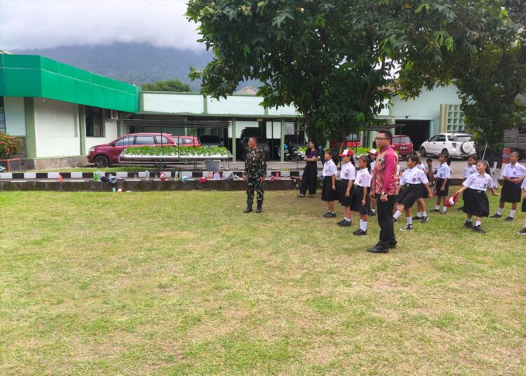 Jelang Lomba Gerak Jalan HUT ke-81 Kemerdekaan RI Tahun 2026, Personel Kodim 1310/Bitung Latih PBB Siswa SD GMIM I Madidir