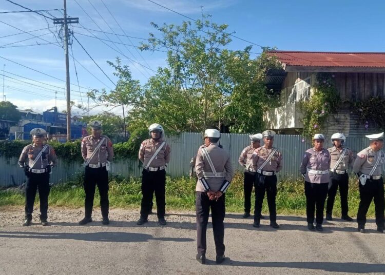 Satlantas Polres Jayawijaya Laksanakan Strong Point Pagi, Edukasi Pengendara dengan Pendekatan Humanis