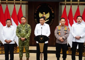 Panglima TNI Dampingi Menko Polkam Sampaikan Imbauan Jaga Kondusivitas Bangsa