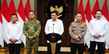 Panglima TNI Dampingi Menko Polkam Sampaikan Imbauan Jaga Kondusivitas Bangsa