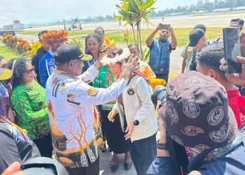 Wakil Menteri Pariwisata RI Tiba di Wamena, Disambut Forkopimda dan Berbagai Unsur Pemerintah Daerah