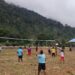 Jelang HUT ke-81 RI, Bhabinkamtibmas Polres Kaimana Berbagi Bola untuk Warga Binaan