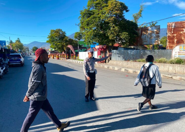 Satlantas Polres Jayawijaya Hadir Jaga Kelancaran dan Keselamatan Lalu Lintas di Wamena