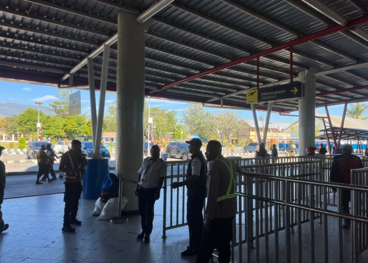 Polsek Kawasan Bandara Wamena Jaga Keamanan dan Kelancaran Aktivitas Penerbangan
