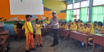 Polres Jayawijaya Ajak Siswa SD Negeri Wamena Budayakan Tertib Berlalu Lintas Sejak Dini
