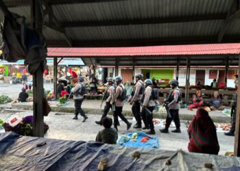 Patroli Humanis Polres Jayawijaya, Hadir Menjaga Keamanan dan Menyapa Masyarakat di Kota Wamena
