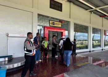 Polsek Kawasan Bandara Wamena Monitoring Aktivitas Penerbangan, Situasi Bandara Aman dan Kondusif