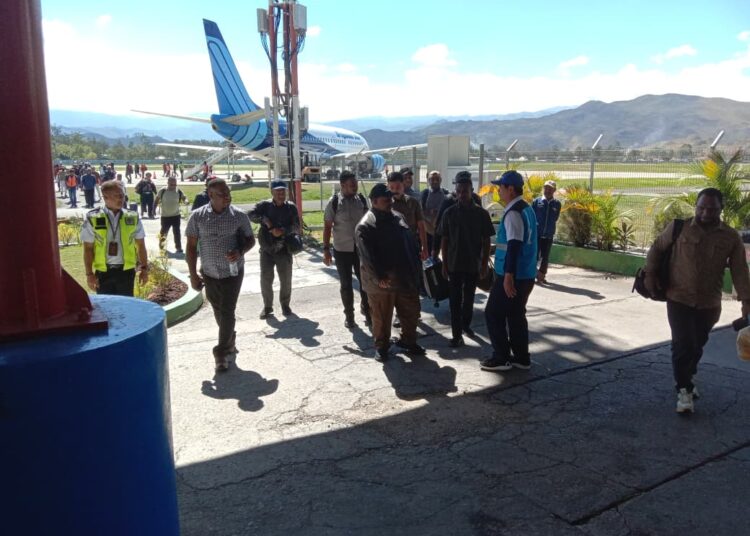 Polsek Kawasan Bandara Wamena Pastikan Keamanan Bandara dan Aktivitas Penerbangan Tetap Kondusif
