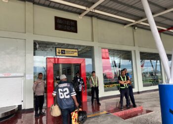 Polsek Kawasan Bandara Wamena Laksanakan Pengamanan dan Monitoring Aktivitas Penerbangan