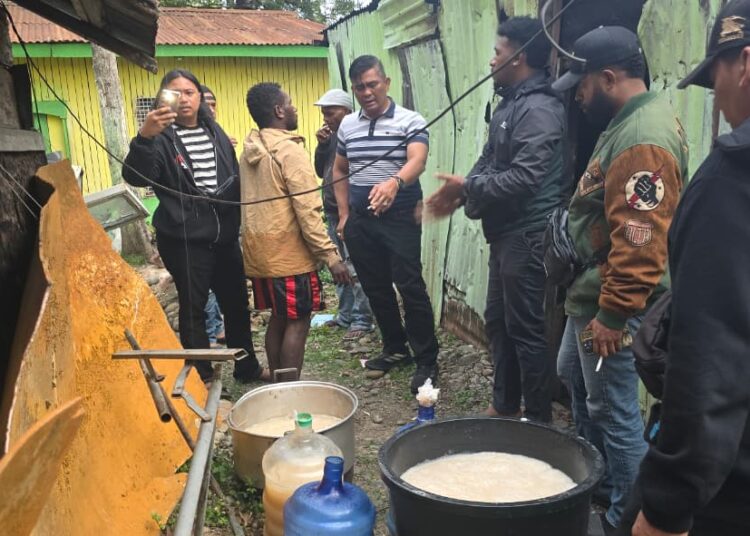 Satresnarkoba Polres Jayawijaya Tertibkan Peredaran Miras Lokal di kota Wamena
