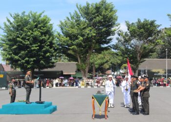 Dukung Proses Pembinaan Generasi Muda TNI AD, Dandim 1310/Bitung Hadiri Upacara Penutupan Pendidikan Pertama Tamtama Infanteri TNI AD Gelombang II TA 2026