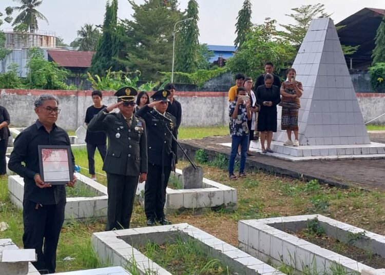 Wujud Penghormatan serta Penghargaan Atas Jasa dan Pengabdian, Kodim 1310/Bitung Gelar Upacara Pemakaman Secara Militer Kepada Almarhum Serka (Purn) Hans Wungkana