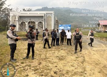 Polres Jayawijaya Amankan Kunjungan Kaops Damai Cartenz dan Karo Ops Polda Papua ke Walesi