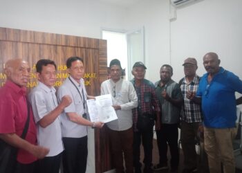 Ustadz Ismail Asso serta Beberapa Tokoh Adat Papua tak Puas Lapor ke KPK dan Presiden, Datangi Kejagung Minta Gubernur John Tabo dan ketua MRP Agus Nikilik Diperiksa