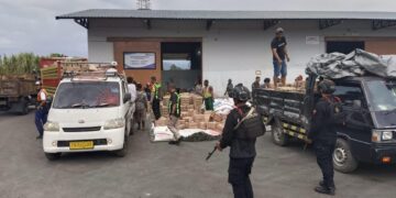 Polsek Kawasan Bandara Wamena Hadir Berikan Rasa Aman dan Imbau Keselamatan di Area Bandara