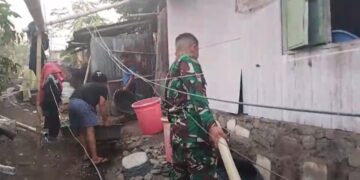 Peduli Kemarau Panjang Akibat El Nino, Kodim 1310/Bitung Gerakkan Bakti TNI, Salurkan Air Bersih “Door To Door” Bantu Warga Terdampak Kekeringan