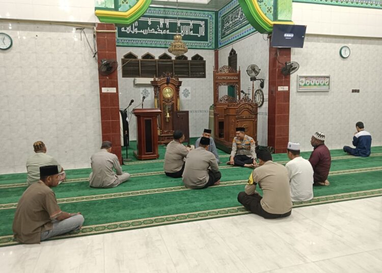 Subuh Keliling Di Bintuni! Kapolres Ajak Warga Jaga Kamtibmas dan Perkuat Kerukunan