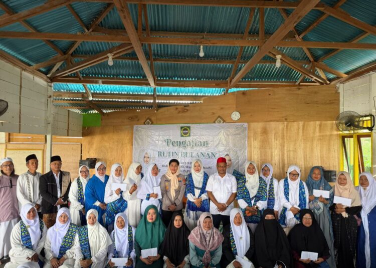 Wakapolda Papua Barat Brigjen Pol Dr. Sulastiana Hadiri Pengajian Rutin BKMT Di Masjid Al-Fatah Kampung Sidey, Ajak Masyarakat Perkuat Iman, Kerukunan, Dan Jaga Kamtibmas